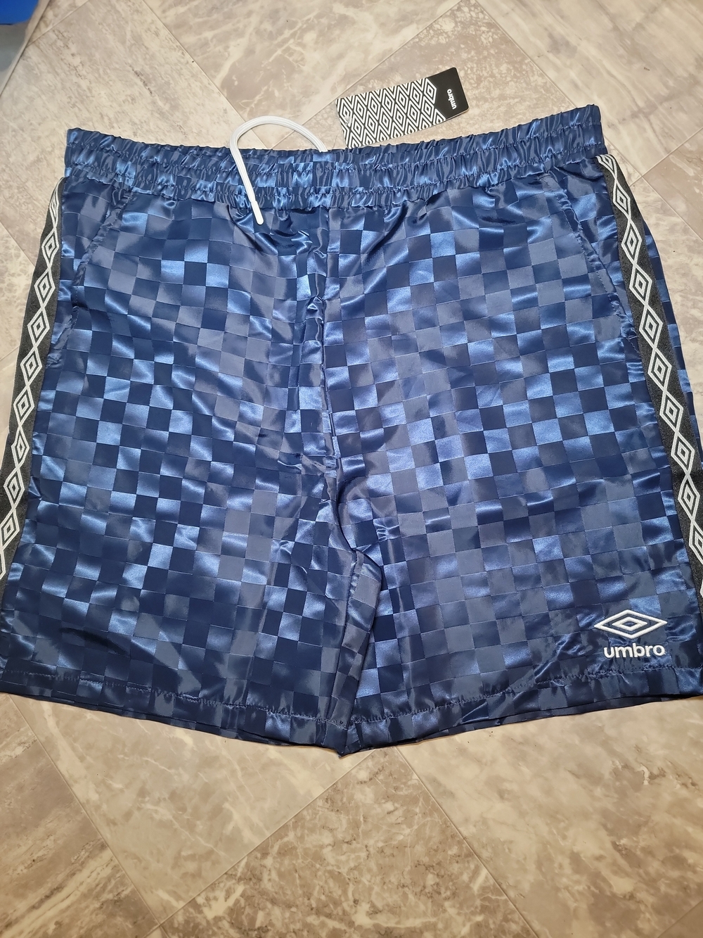 New Vintage Style Umbro Soccer Logo Checkered Athletic Shorts Navy Black Men's